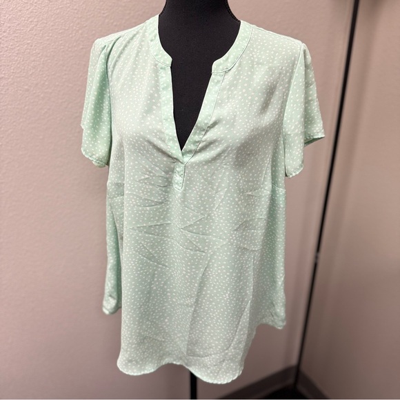 torrid Tops - Torrid Mint Green Polka Dot Women's Top. Size 00 (Large/XL)